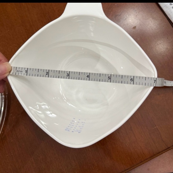 Corning Ware Cornflower Spouted Measuring
Sauce Bowl 1 qt with Lid - Picture 4 of 9